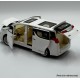 迷人汽車玩具（白色）（~6.4x15.8x6cm）